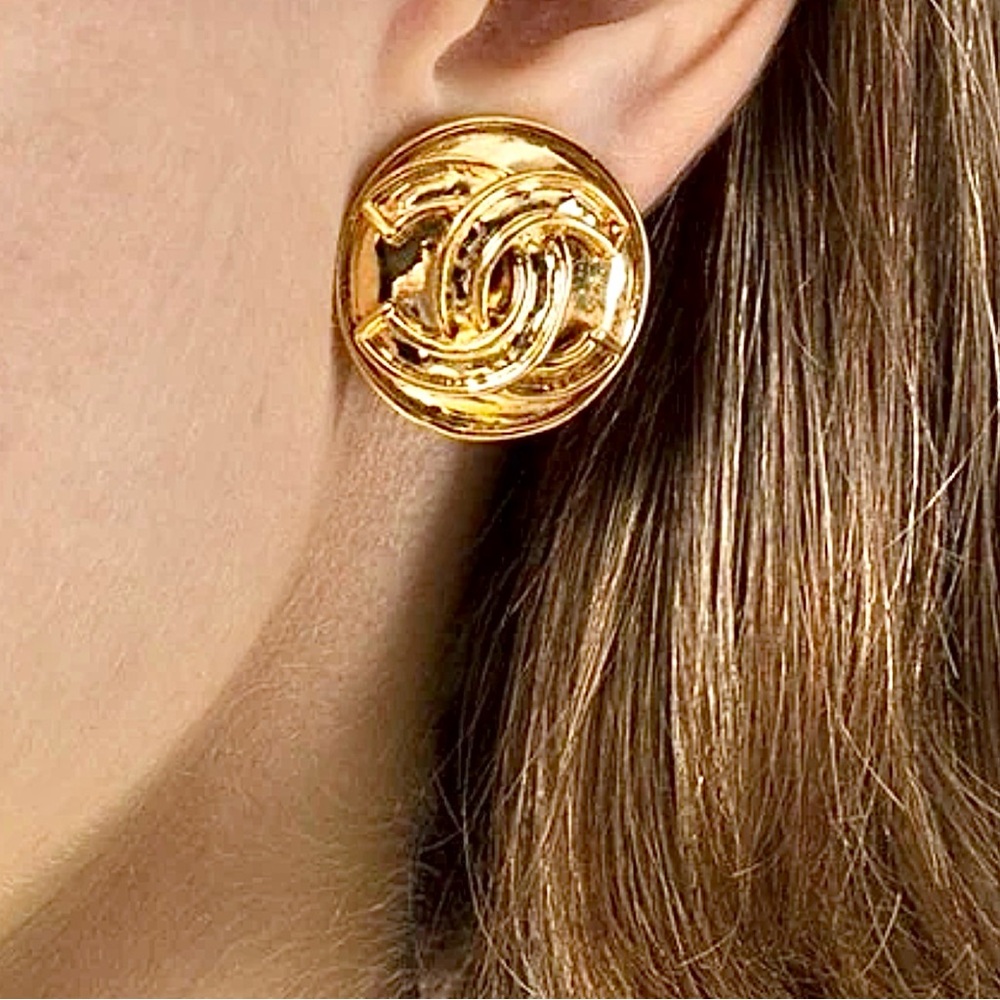 CHANEL 24k CC Coco Mark Round Earrings Circle 28 2853 GP Ladies 1993 Collection - Picture 3 of 3